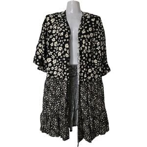 Maurice's Size M Black/Dark Navy w/light purple/blue Floral Kimono style wrap